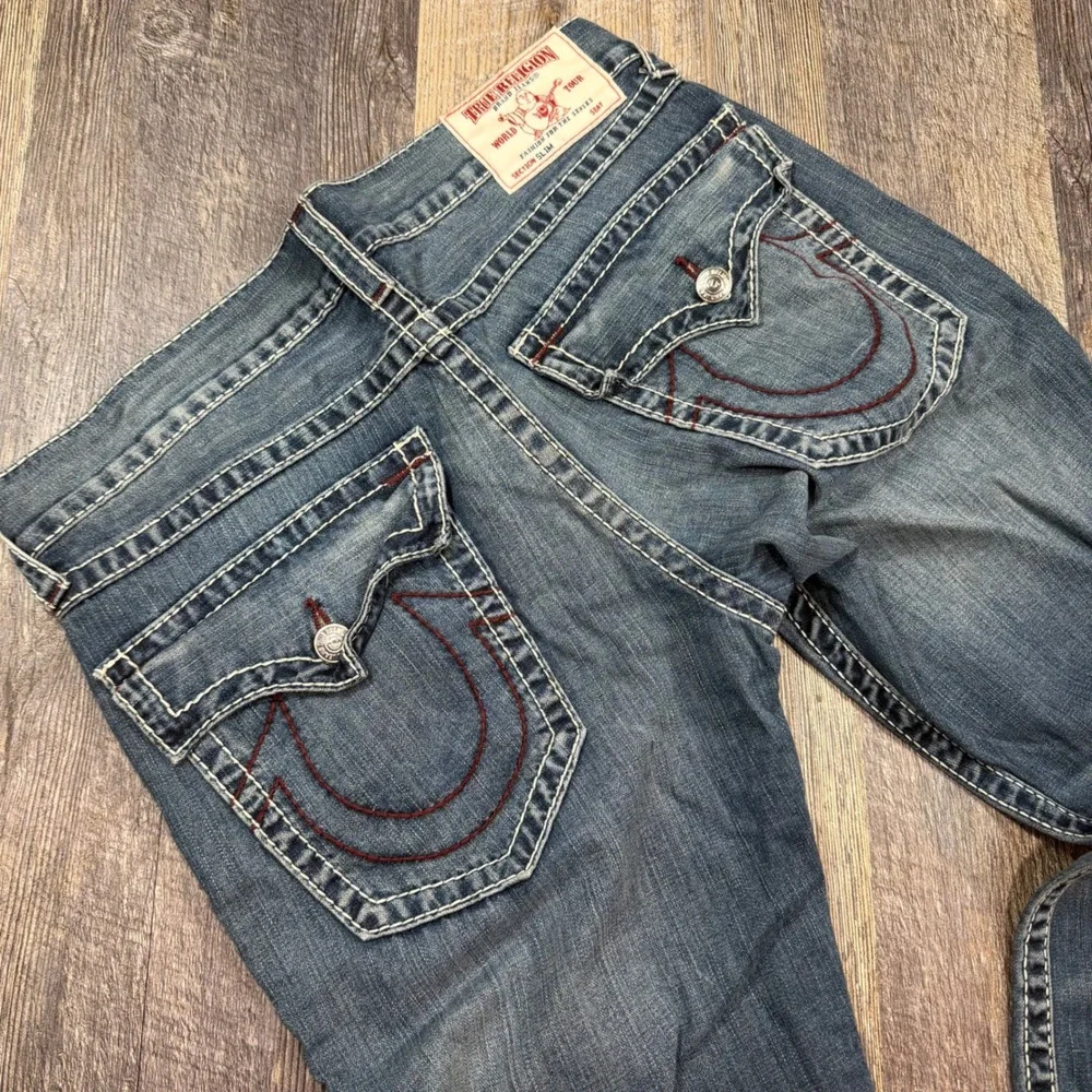True Religion Slim Flap Pocket Big T Burgundy Stitch Jeans Mens 34x34 Blue Denim